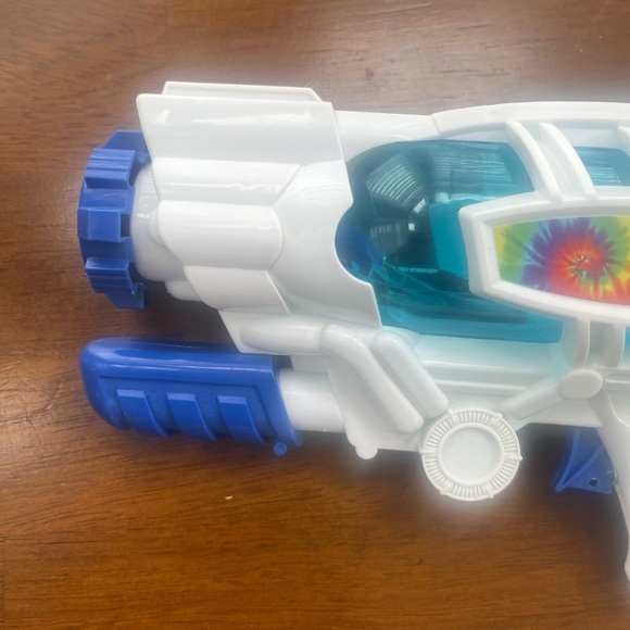 Water 💦 gun - Picture 3 of 5